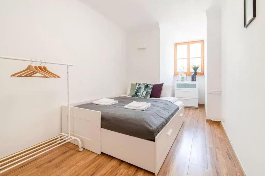Old Town Apartment - Old Market ワルシャワ エクステリア 写真